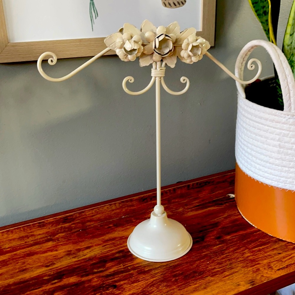 Jewelry stand